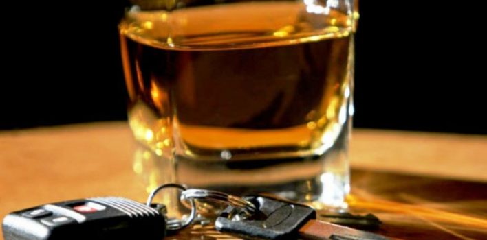 Dirigir com passageiro embriagado pode complicar motorista