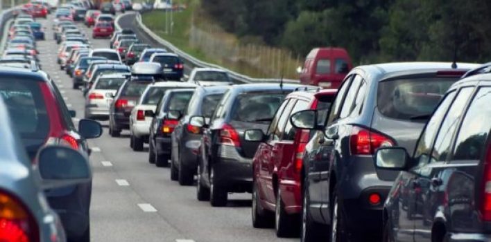 Trânsito em algumas cidades volta ao nível anterior à pandemia: como evitar os congestionamentos?