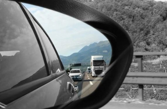 Veja quatro atitudes que irritam no trânsito e podem colocar em risco a segurança