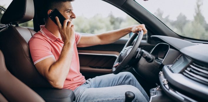 Multa por usar celular ao volante pode ficar mais cara