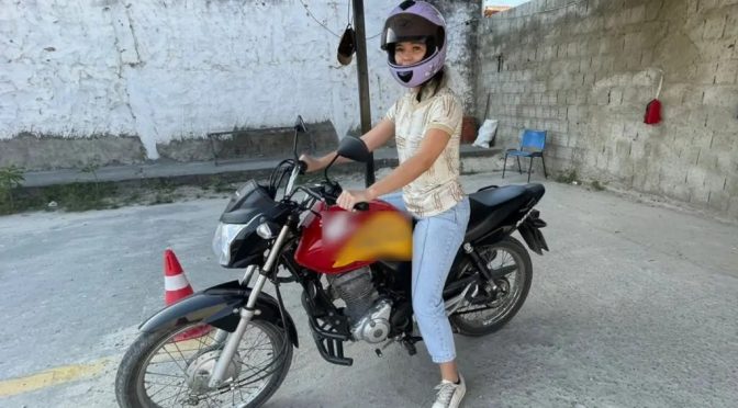 Dia do Motociclista: mulheres driblam desafios para tirar CNH e pilotar motocicleta