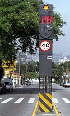 Para especialista, Brasil precisa aumentar o controle de velocidade nas vias