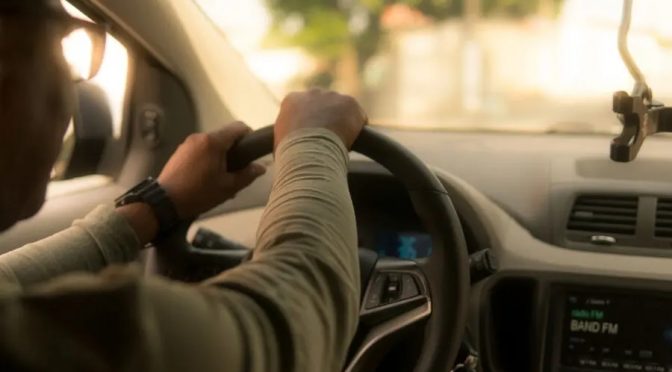 Motorista profissional que não insere EAR na CNH pode ser multado. Veja as mudanças!
